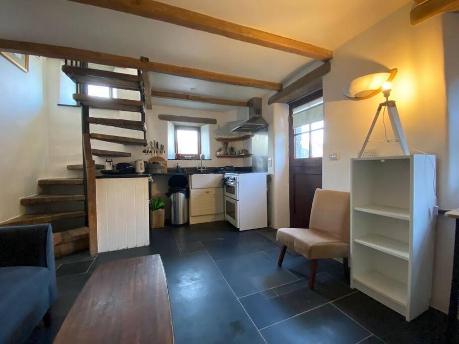 9A Viaduct Cottage - The Cosiest Bolthole In The Sw! 海尔 外观 照片